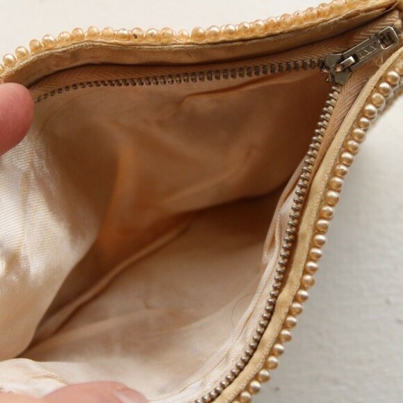 Vintage 1940s Beaded Clutch Purse Covered In Faux Pearls - Picture 5 of 9